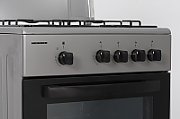 ARAGAZ GAZ HEINNER HFSC-SME50SL, 50X50CM, 4 ARZATOARE, SUPORT EMAIL, CAPAC METALIC, DISPOZITIV DE SIGURANTA PLITA SI CUPTOR, USA CUPTOR CU GEAM DUBLU, DUZE GPL INCLUSE, TAVA SI GRATAR CROMAT, CULOARE: ARGINTIU