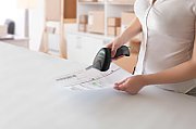 QUICKSCAN I QD2220 KIT LINEAR/IMAGER USB-ONLY BLACK + STAND