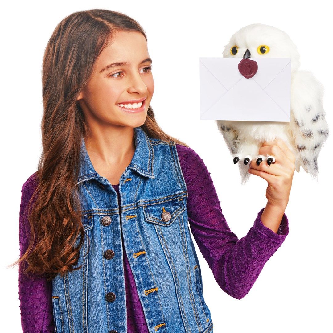 PROMO Wizarding World Interactive Owl Hedwig 6061829 p1 Spin Master_3