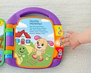 Fisher-Price Nursery Rhyme Book FRC70 p5 MATTEL_2