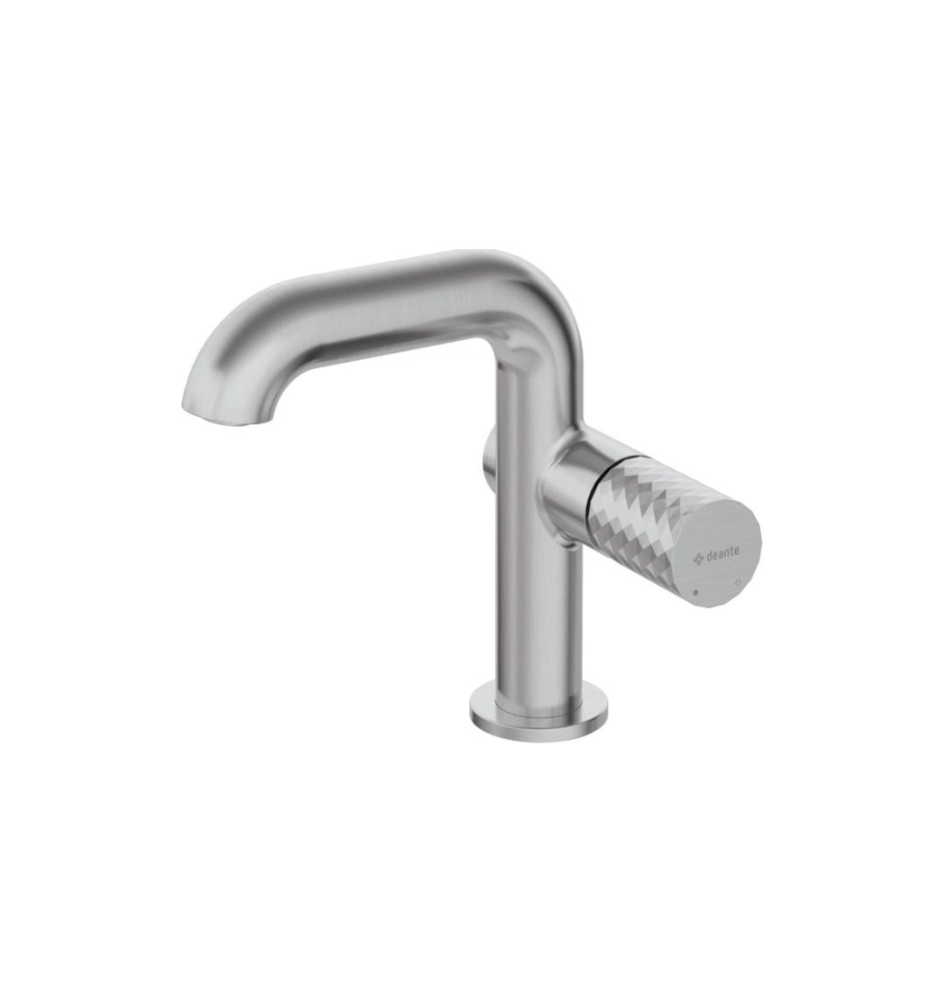 Sink faucet with rectangular spout